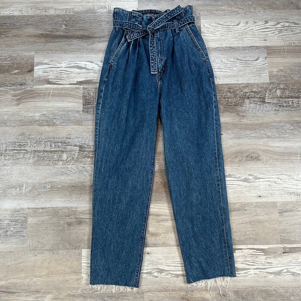 Abercrombie A&F Mom Jeans Dark Wash High Rise Belted Frayed Hem 26 2R